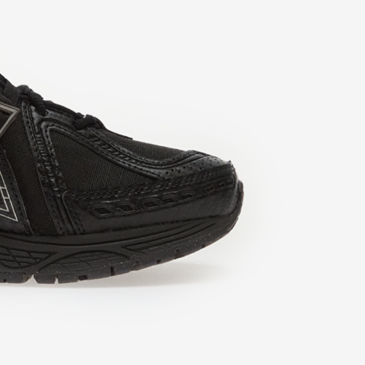 "Black Silver Metallic"